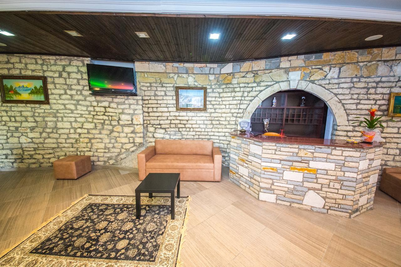 Hotel Ajka Berat Esterno foto