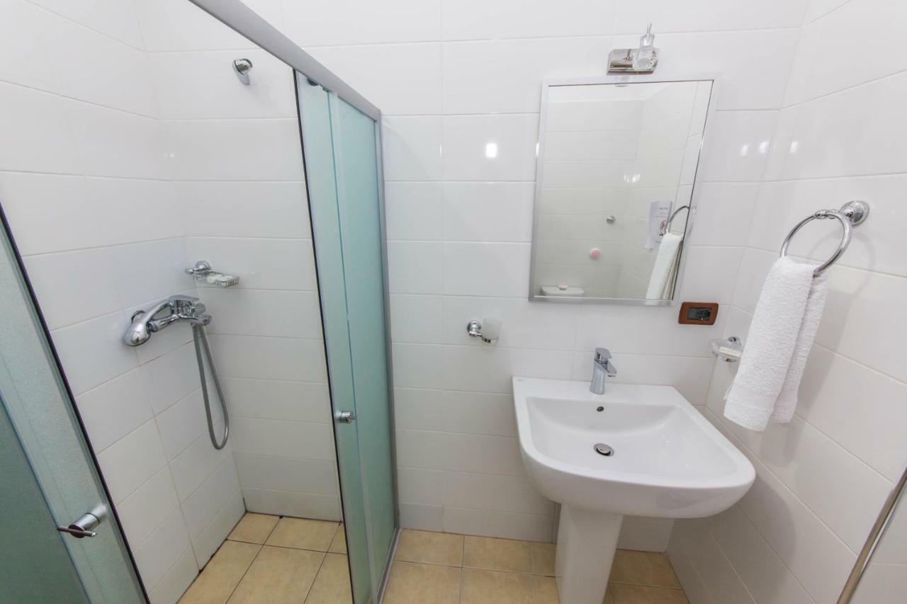 Hotel Ajka Berat Camera foto