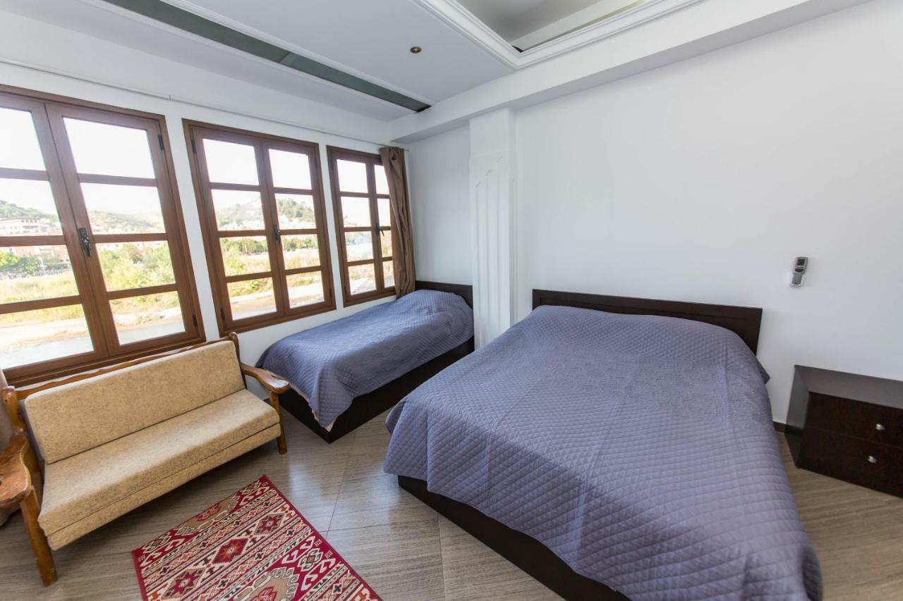 Hotel Ajka Berat Esterno foto